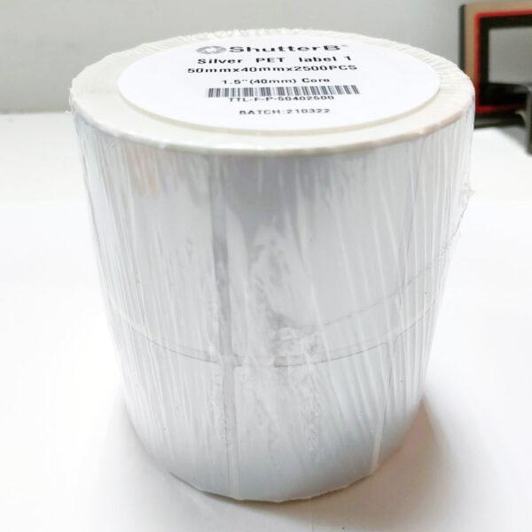 สติ๊กเกอร์บาร์โค้ดแบบ FOIL ขนาด 50mm.x40mm. 2500 ชิ้น (สติ๊กเกอร์สีเงิน Silver PET)_TP